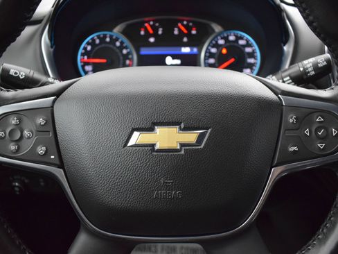 Used 2021 Chevrolet Traverse LT image 24