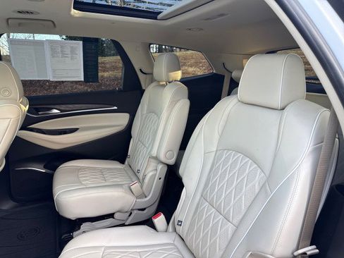 Used 2022 Buick Enclave Avenir image 37
