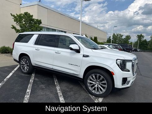 Used 2021 GMC Yukon XL Denali w/ Denali Ultimate Package AWD/4WD image 4