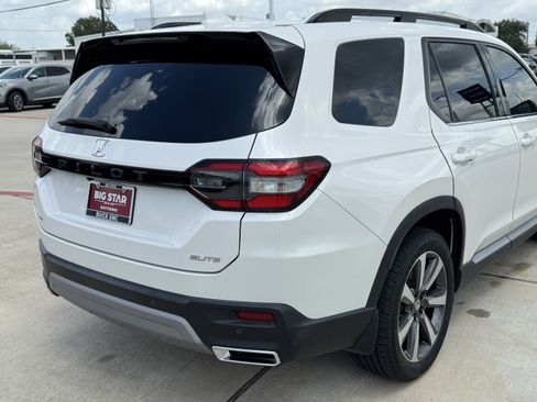 Used 2025 Honda Pilot Elite image 7