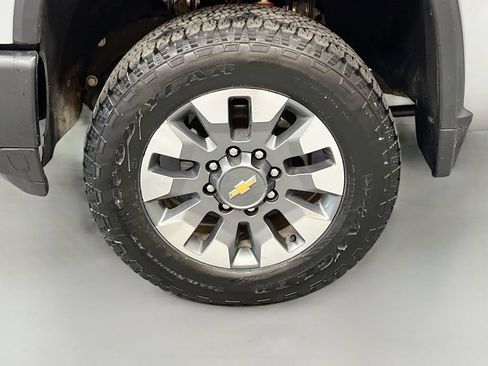 Used 2025 Chevrolet Silverado 2500 Custom w/ Custom Value Package AWD/4WD image 30