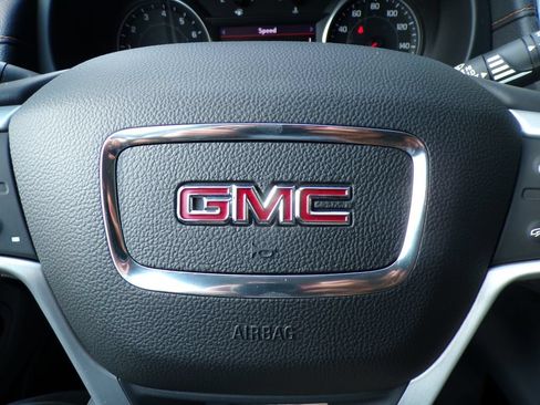 Used 2020 GMC Terrain SLT w/ Preferred Package AWD/4WD image 32