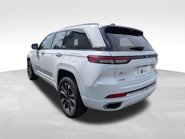 Used 2023 Jeep Grand Cherokee Overland w/ Advanced Protech Group III AWD/4WD image 5