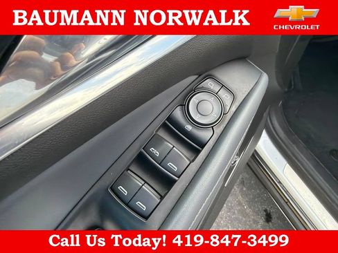 Used 2024 Buick Enclave Essence w/ Sport Touring Edition FWD image 17