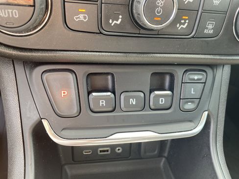 Used 2019 GMC Terrain SLE w/ Driver Convenience Package image 15