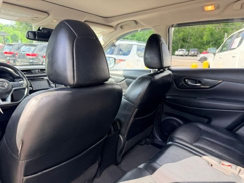 Used 2017 Nissan Rogue SL w/ SL Premium Package FWD image 14
