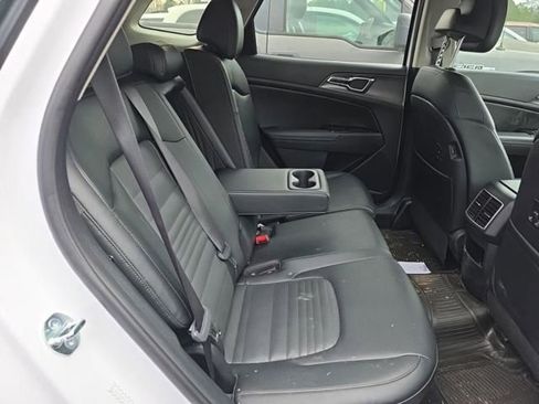Used 2025 Kia Sportage SX image 26
