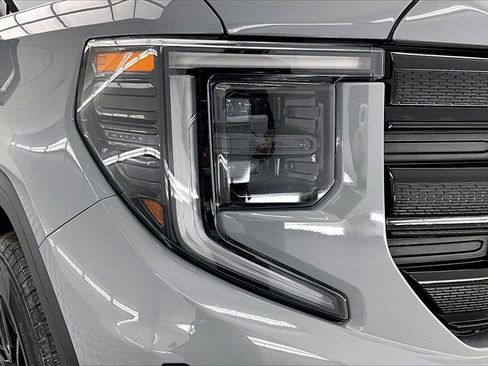 Used 2024 GMC Sierra 1500 Elevation w/ Elevation Premium Package image 30