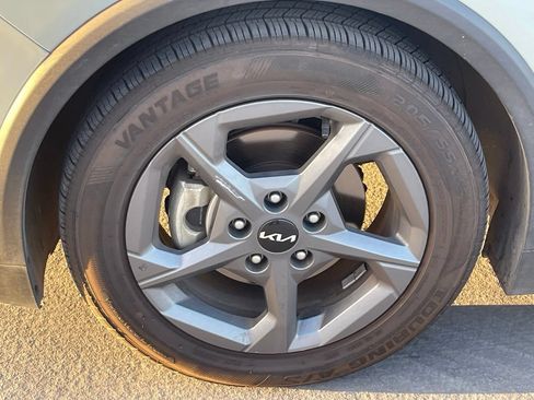 Used 2025 Kia K4 FWD image 5