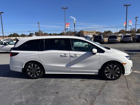 Used 2025 Honda Odyssey Elite image 2