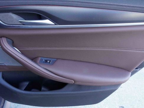 Certified 2022 BMW M550i xDrive w/ Executive Package image 34