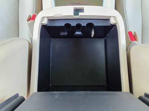 Used 2014 Nissan Pathfinder SL w/ SL Premium Package image 31