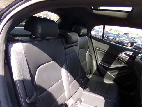 Used 2016 Mercedes-Benz GLA 250 image 24