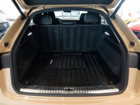 Used 2024 Audi SQ8 Premium Plus AWD/4WD image 9