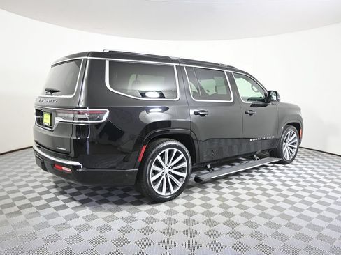 Used 2022 Jeep Grand Wagoneer Series II AWD/4WD image 6