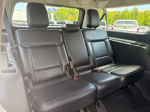 Used 2025 Ford Expedition Max Platinum w/ Driver's Package AWD/4WD image 12