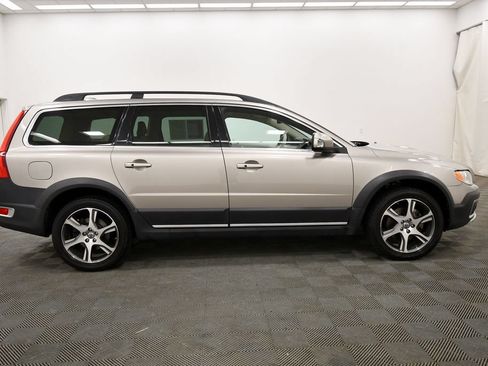 Used 2013 Volvo XC70 T6 AWD/4WD image 9