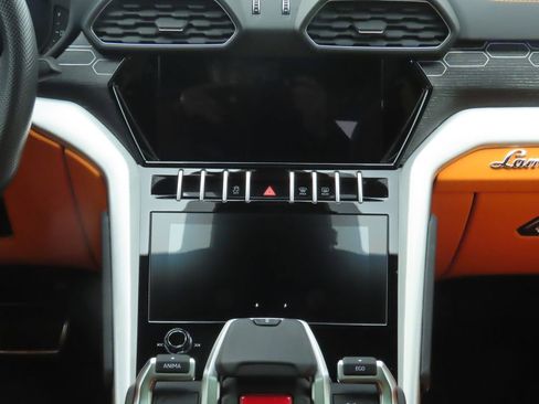 Used 2020 Lamborghini Urus image 14