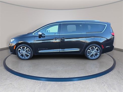 Used 2021 Chrysler Pacifica Pinnacle image 9