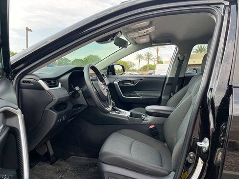 Used 2024 Toyota RAV4 AWD Hybrid image 10