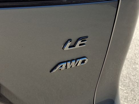 Used 2023 Toyota Corolla Cross LE AWD/4WD image 29
