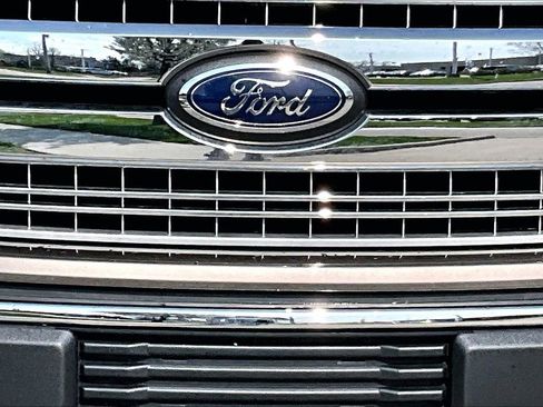 Used 2019 Ford F150 Lariat image 12