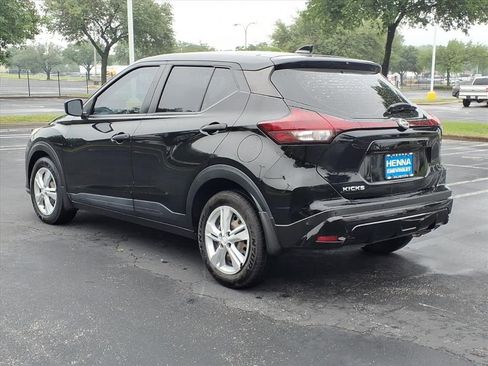 Used 2023 Nissan Kicks S FWD image 9