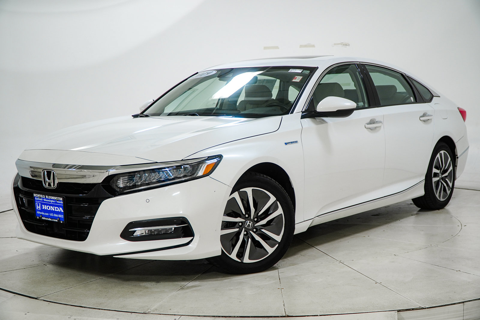 Used 2019 Honda Accord Touring image 1