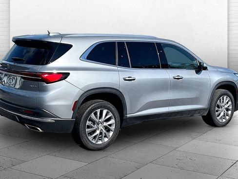 Used 2025 Buick Enclave Preferred AWD/4WD image 14