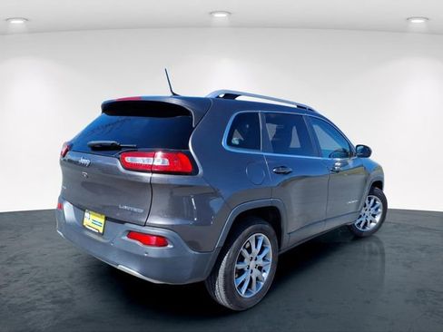 Used 2018 Jeep Cherokee Limited image 7