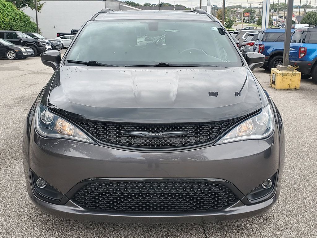 Used 2019 Chrysler Pacifica Touring-L w/ Premium Audio Group FWD image 5