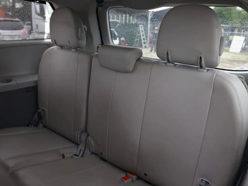 Used 2012 Toyota Sienna XLE image 16