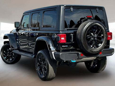 Used 2023 Jeep Wrangler Unlimited Sahara w/ Cold Weather Group AWD/4WD image 4