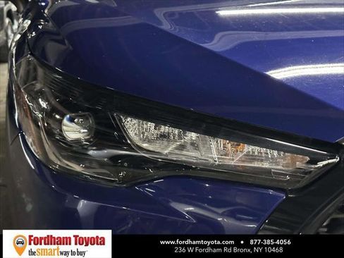 Certified 2022 Toyota Corolla Cross LE image 11