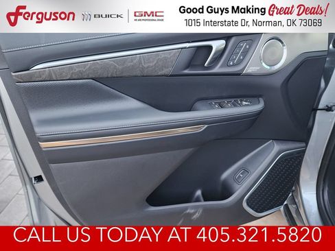 New 2026 Buick Enclave Avenir w/ Super Cruise Package FWD image 13