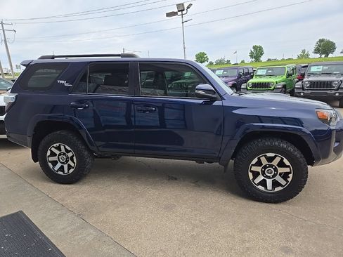 Used 2020 Toyota 4Runner TRD Off-Road Premium w/ Moonroof Package AWD/4WD image 14