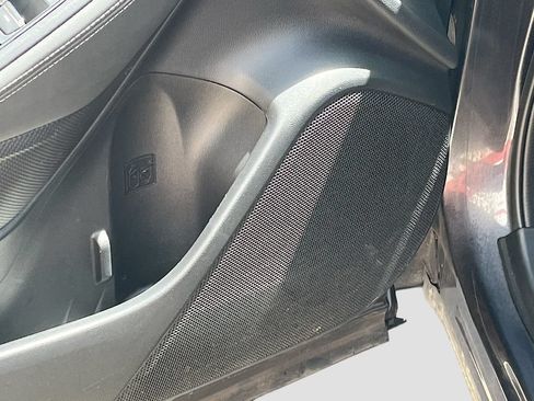 Used 2019 Subaru Forester Limited AWD/4WD image 18