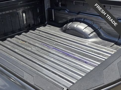 Used 2025 Nissan Frontier SV RWD image 5