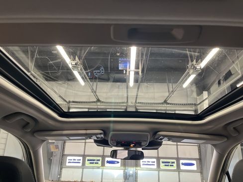 Certified 2023 Subaru Forester Premium image 30