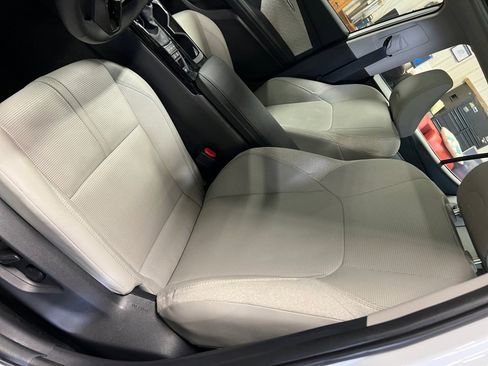 Used 2025 Toyota Camry XLE image 34