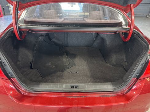 Used 2017 Nissan Altima 2.5 SV w/ Interior Lighting Package image 10