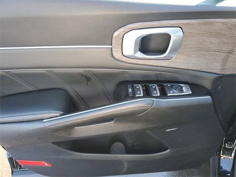 Used 2021 Kia Sorento SX Prestige image 21