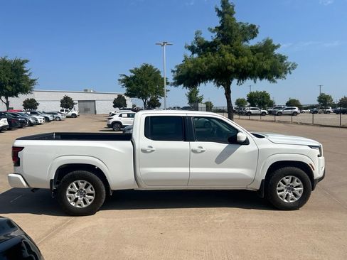 Certified 2022 Nissan Frontier SV w/ Technology Package AWD/4WD image 6