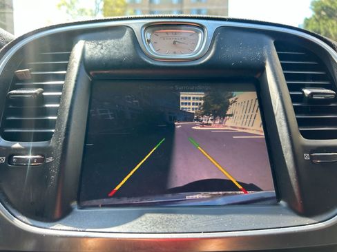Used 2016 Chrysler 300 Limited RWD image 40