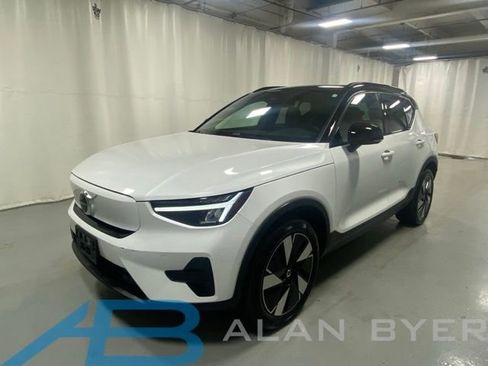Used 2024 Volvo XC40 Recharge Core w/ Protection Package Premier AWD/4WD image 1