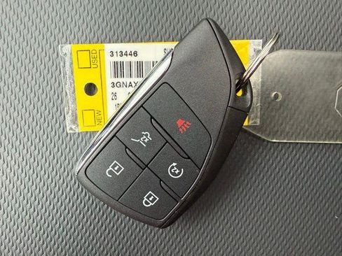New 2026 Chevrolet Equinox LT w/ Convenience Package II FWD image 19