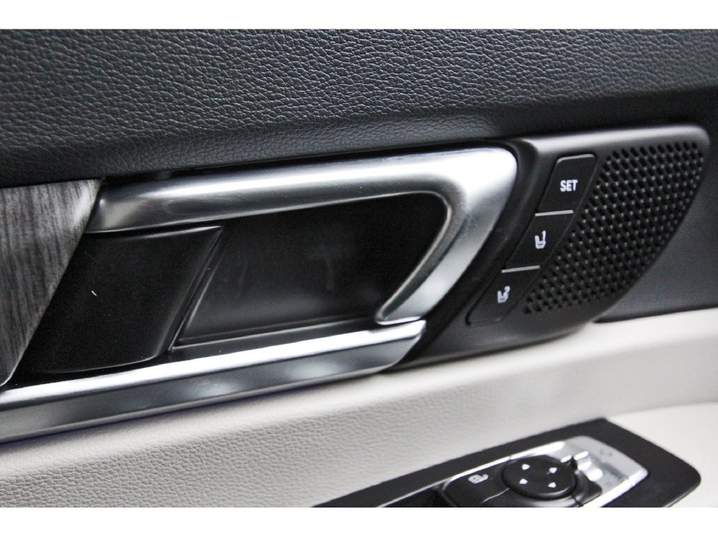 Used 2024 Kia Telluride SX w/ Towing Package FWD image 21