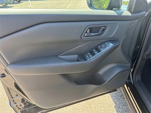 New 2026 Nissan Rogue S image 21