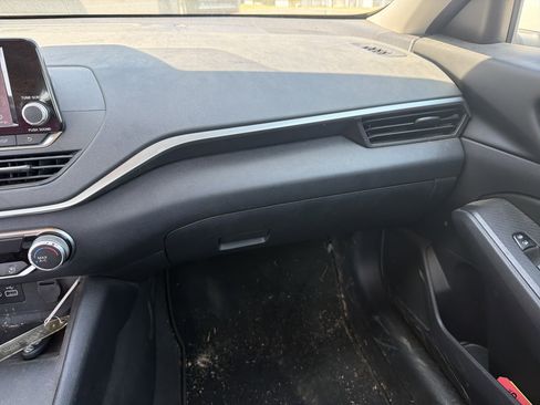 Used 2022 Nissan Altima 2.5 S image 11