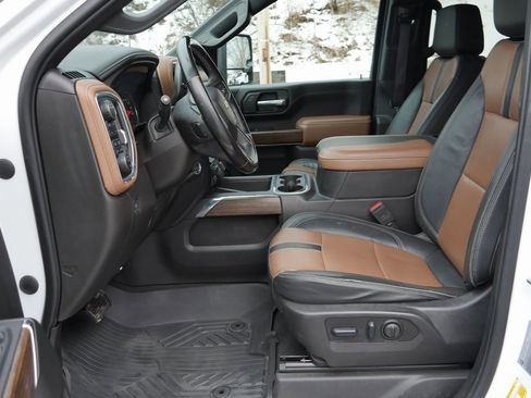 Used 2023 Chevrolet Silverado 2500 High Country w/ Technology Package image 8